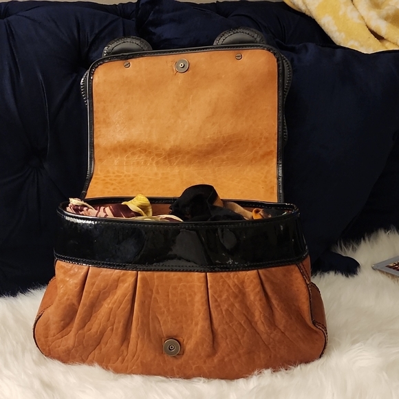 Authentic Fendi bag - Picture 4 of 12